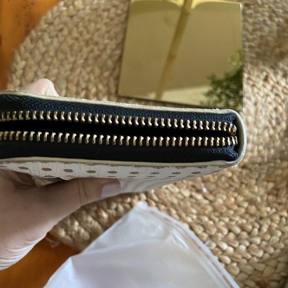 Fossil White and Gold Polka Dot Wallet - Picture 5 of 5
